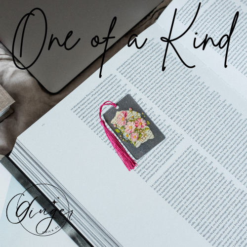 Daisy Bundle Dictionary Acrylic Bookmark